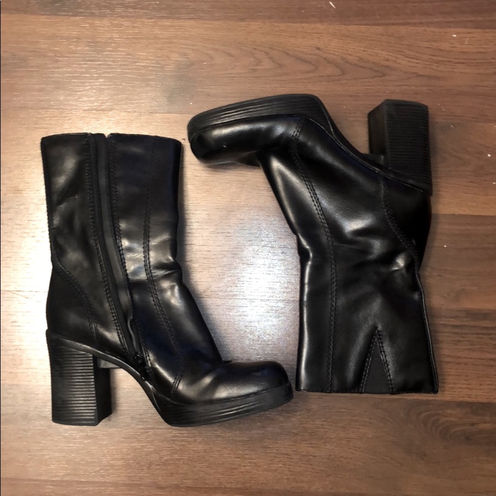 Vintage grunge black boot chunky heel square toe